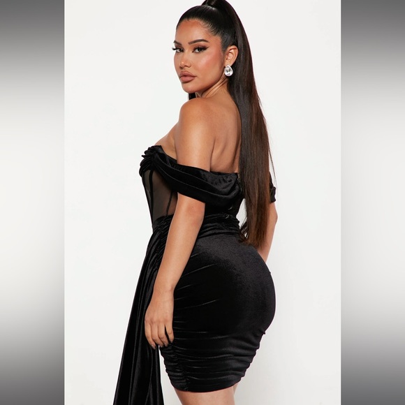 SINCERELY YOURS BLACK VELVET MINI DRESS - Picture 3 of 6